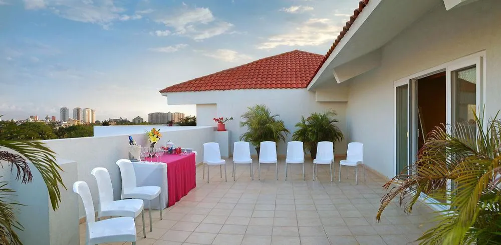 Comfort Inn Puerto Vallarta Golfside & Marina 4*,
