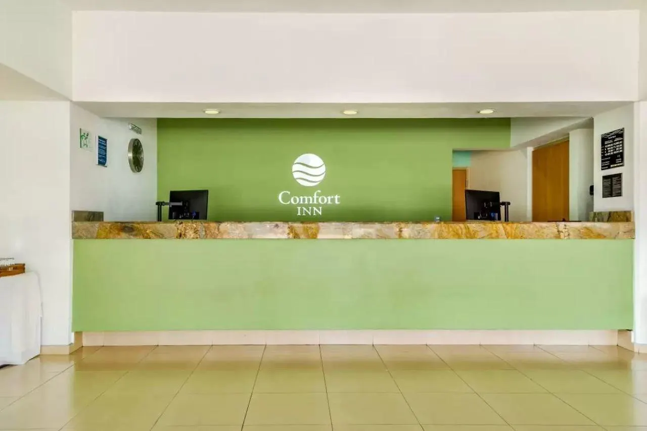 Comfort Inn Puerto Vallarta Golfside & Marina
