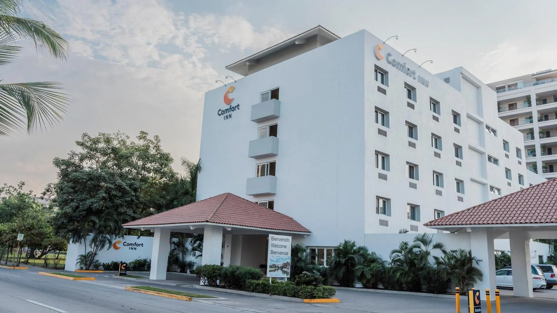 Comfort Inn Puerto Vallarta Golfside & Marina