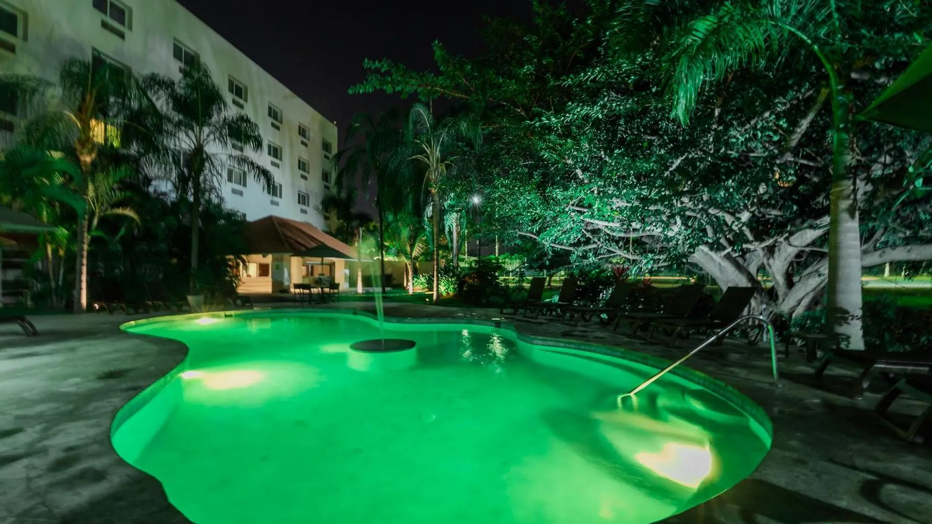 Comfort Inn Puerto Vallarta Golfside & Marina