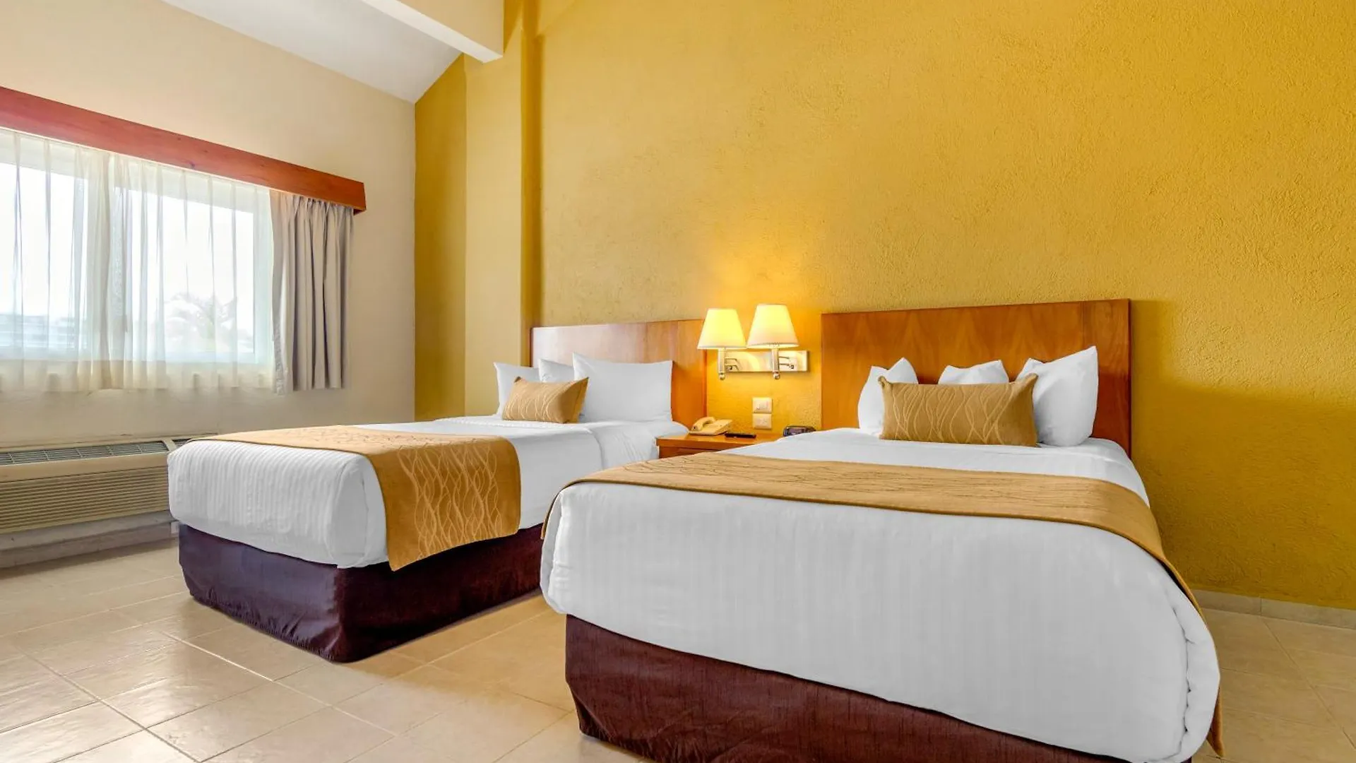 Comfort Inn Puerto Vallarta Golfside & Marina